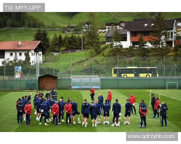 俄罗斯足球明星向祖国致敬展现团结与荣耀精神