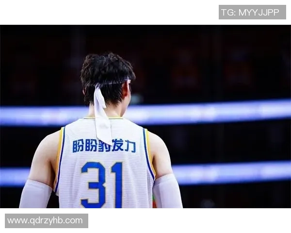 重庆足球队的崛起之路:从低谷到辉煌的奋斗历程揭秘 重庆足球队的崛起之路:从低谷到辉煌的奋斗历程揭秘