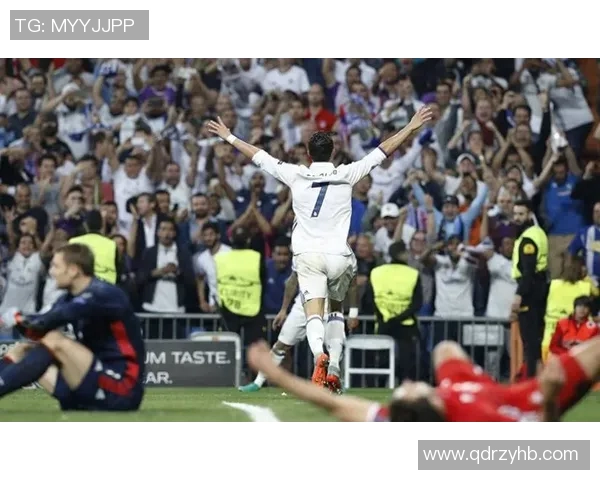 壁纸足球明星C罗精彩瞬间图文分享尽享球场魅力与激情 壁纸足球明星C罗精彩瞬间图文分享尽享球场魅力与激情